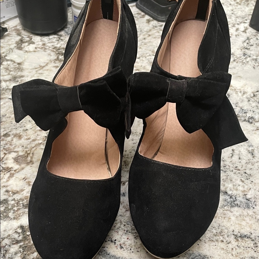 Elegant Black Women's Shoes with Bow - 4”